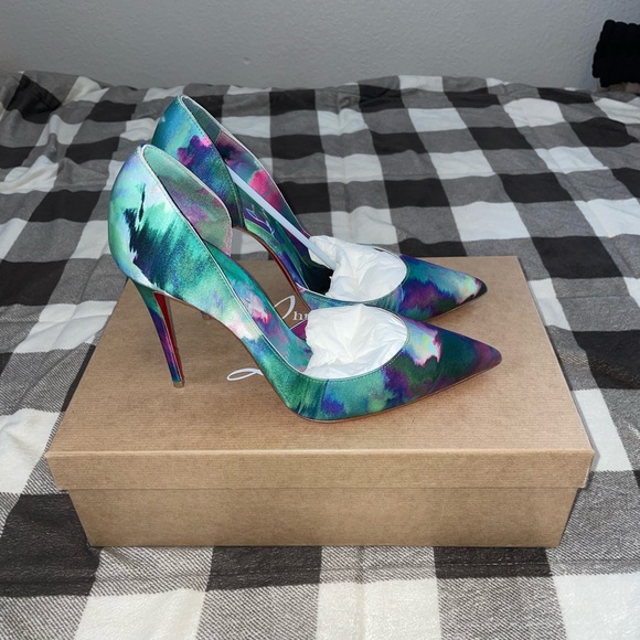 Christian Louboutin - Picture 1 of 7